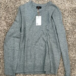 Quince Men's Heather Gray V-Neck Sweater